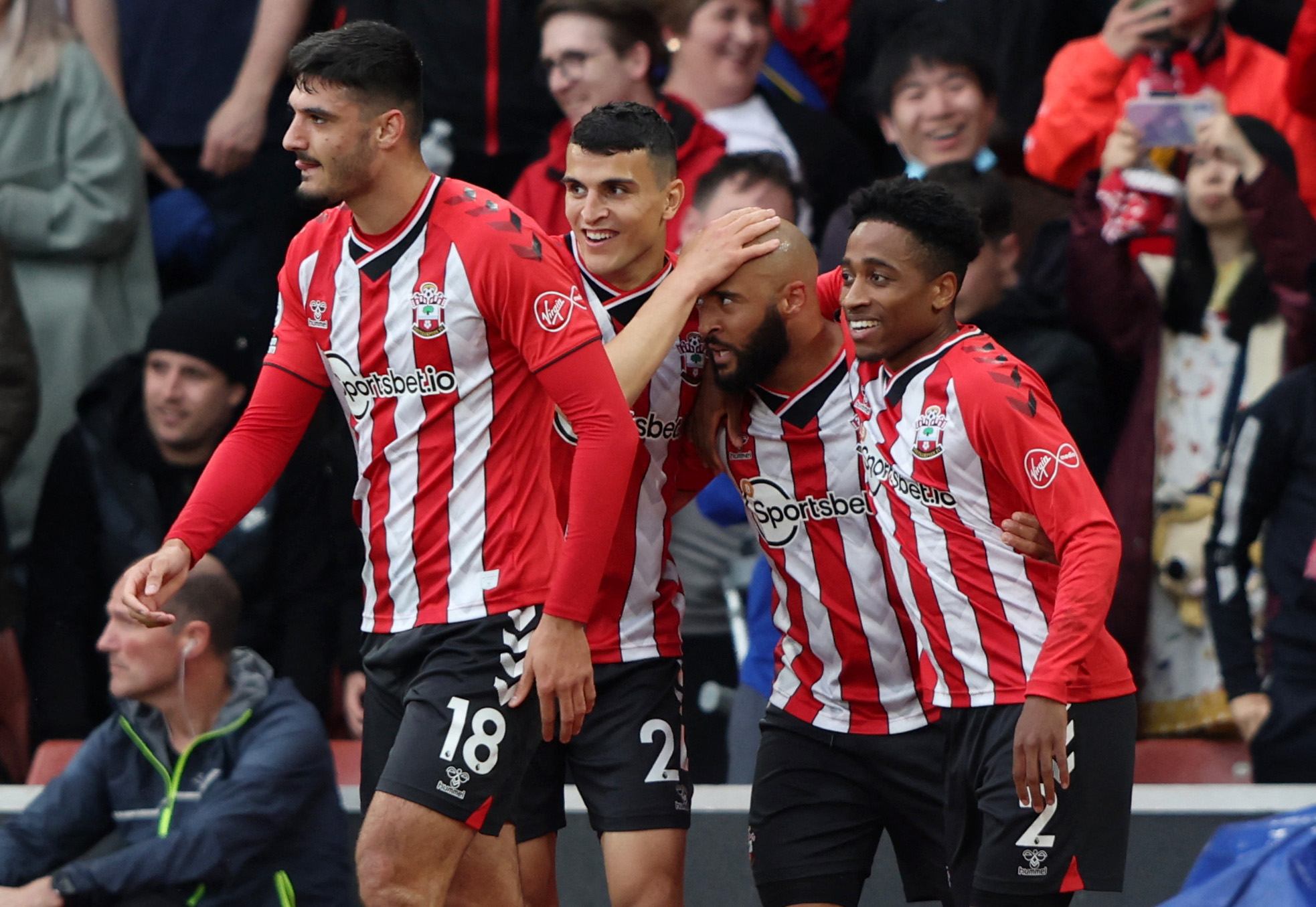 记者：弗里克或不会执教太久，亚马尔会希望每年都更好的巴萨（记者称弗里克执教恐难持久，亚马尔盼巴萨年年更强）