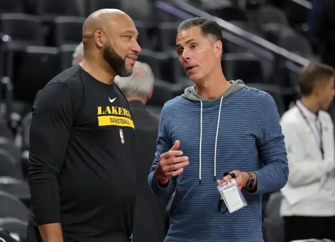 亨利：皇马半年就想换掉阿隆索太荒诞了，在那只会执教还不够（亨利：皇马仅半年就要换阿隆索太离谱，那里光会执教远远不够）