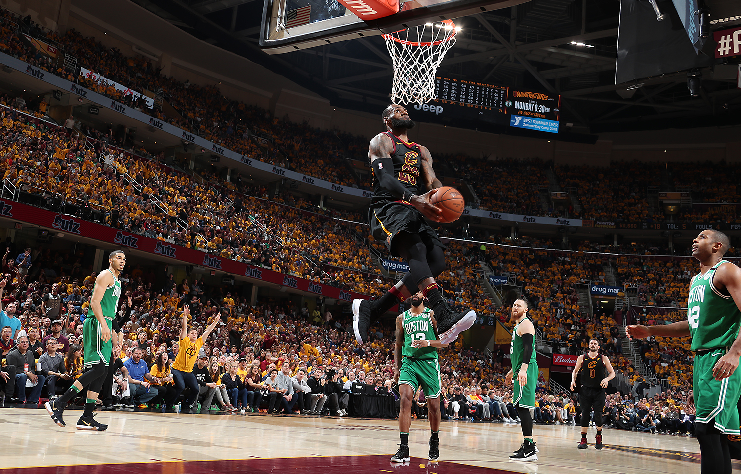 圣吉罗斯主帅：我们打欧冠不是来当旁观者，要让马竞感到压力（圣吉罗斯主帅放话：欧冠不当看客，必须给马竞施压）