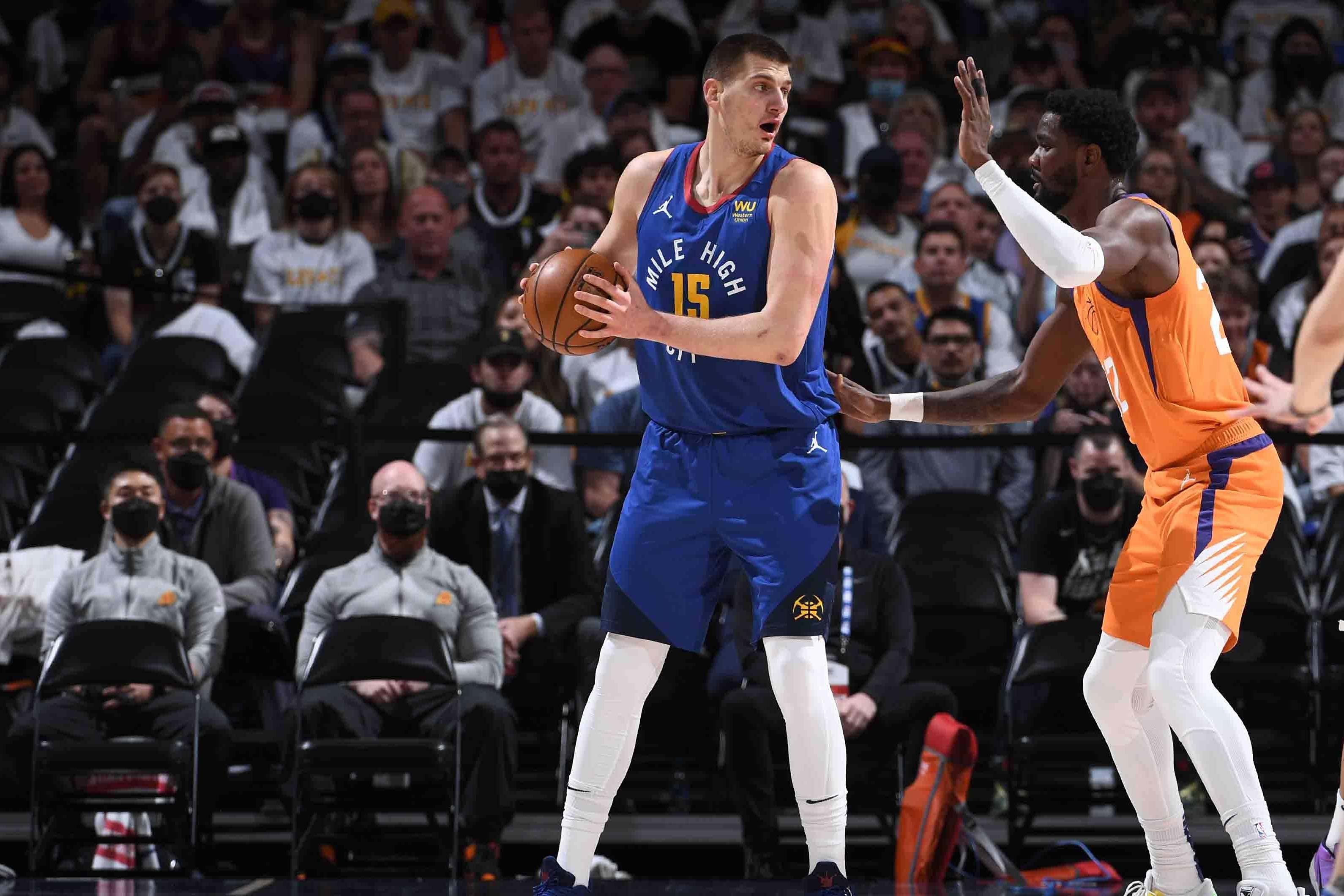 巴萨官方：12月10日对阵法兰克福的欧冠比赛将回归诺坎普举行（巴萨官宣：12月10日欧冠对阵法兰克福将重返诺坎普举行）