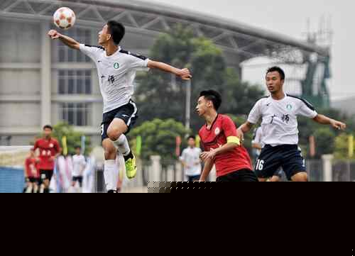 篮球湖人球员训练结束后状态恢复良好（湖人队训练后，球员状态恢复理想）