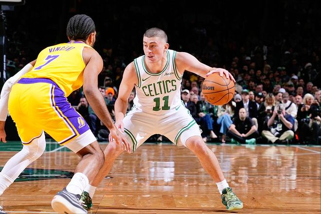 国足新主帅引发热议（国足新帅上任引热议）