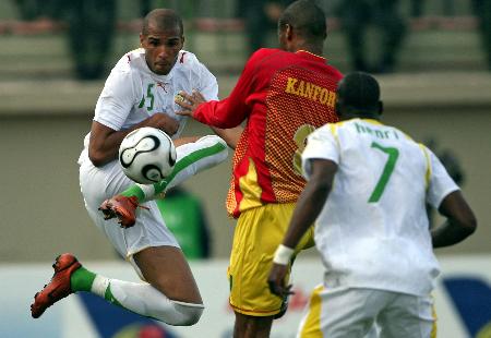 为什么年轻球员转会豪门球队总会不太顺利，背后需要注意什么问题？（年轻球员加盟豪门为何屡遭不顺？背后的风险与关键考量是什么？）