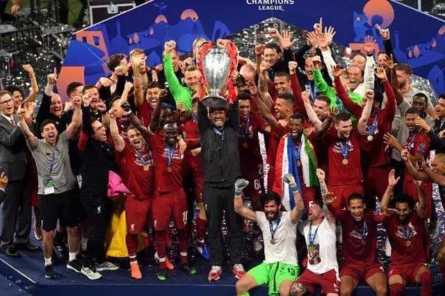 如何在足球场上保持心理稳定？（足球场上保持心理稳定的实用指南）